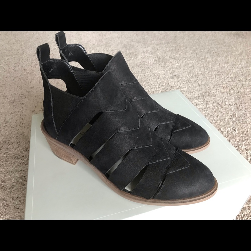 1. State Amilee black bootie size 6